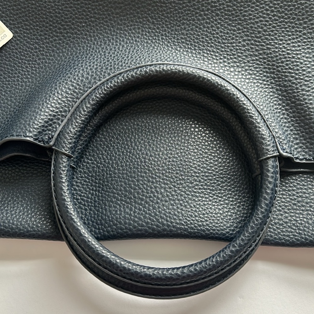 NWT Caracol Tote Bag in Navy Faux Pebbled Leather - Picture 5 of 8